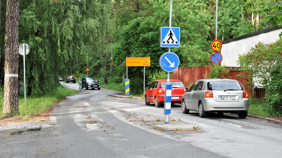 Till hösten ska genomfartstrafiken på Rosendalsvägen stoppas.