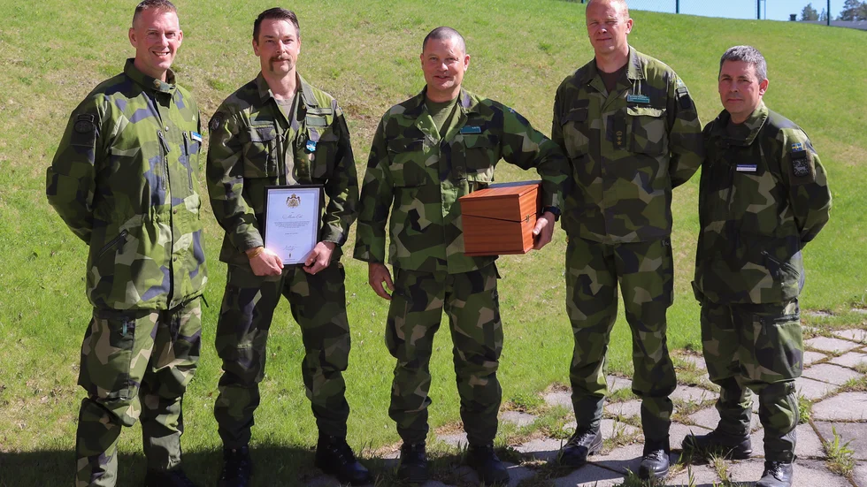 Chefen för Norrbottens regemente, överste Jonny Lindfors, kapten Martin Erks, major Krister Iseby, chefen för jägarbataljonen, överstelöjtnant Mathias Holmqvist och regementsförvaltare Ted Strömbäck. 