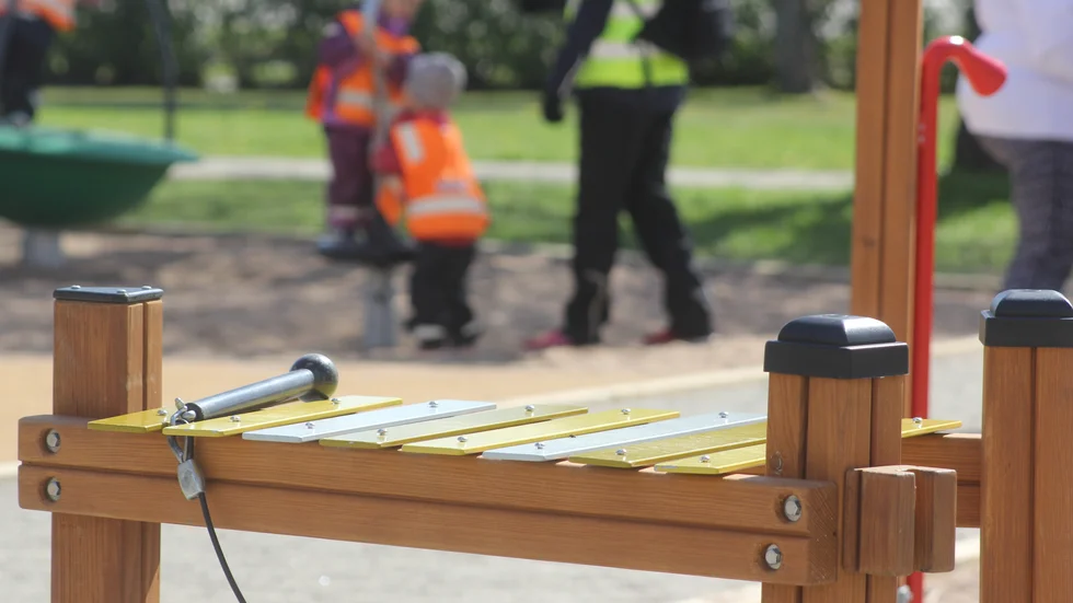 Miljö- och byggnadsförvaltningen uppmätte ett medelvärde på 90-95 decibell vid slaginstrumentet i aktivitetslekparken. Nu har det åtgärdats.