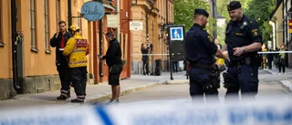En allvarligt skadad i lägenhetsbrand