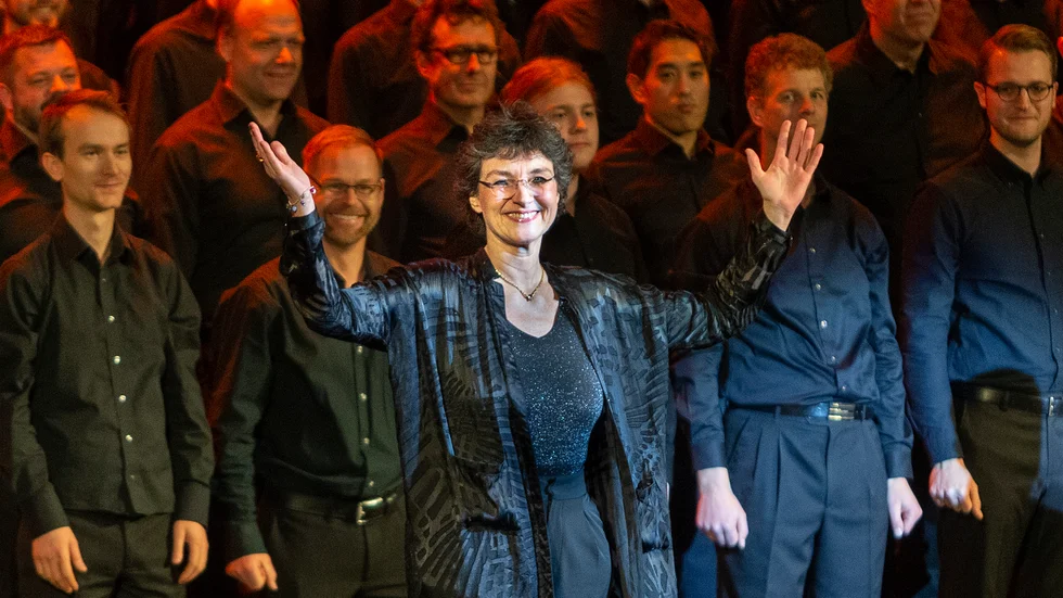 "Behovet av kultur blir extra tydligt i tider av utsatthet och osäkerhet. Därför känns det extra tråkigt att inte kunna välkomna våren med sång", säger Orphei Drängars dirigent Cecilia Rydinger.