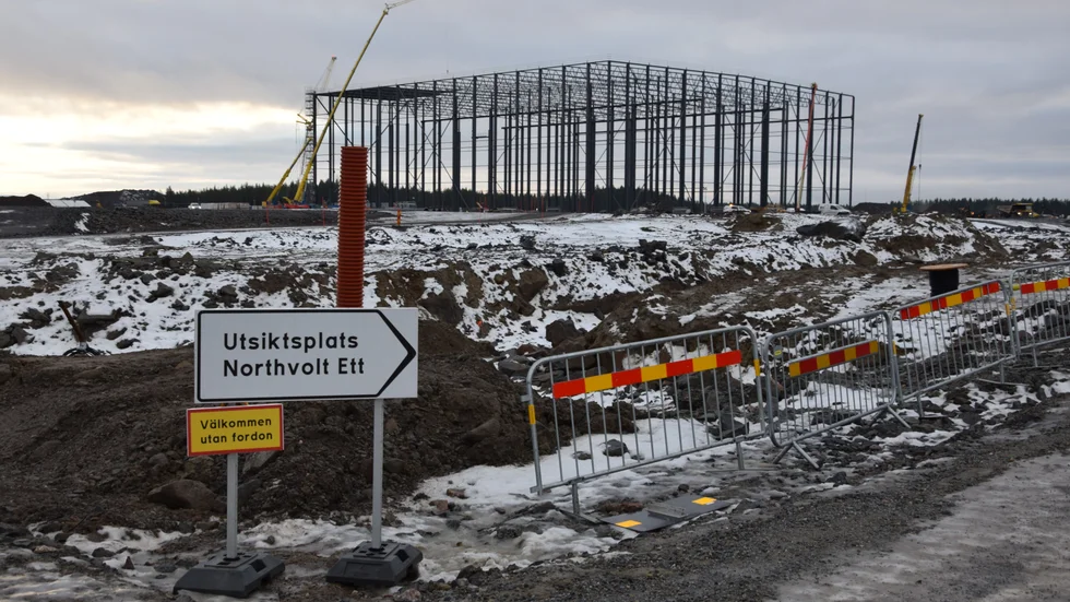 Det första konturerna av det som ska bli Northvolt Ett reser sig nu som ett jättelikt skelett på Bergsbyns Industriområde.