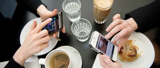 Insändare: Lägg bort mobilen och börja umgås