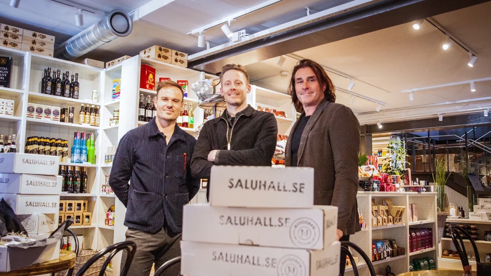 Fotbolsspelaren Niklas Thor, Martin Andersson, koncernkökschef för Svenssons krogar och David Åström, vd för Svenssons krogar, har startat ny e-handelssajt.