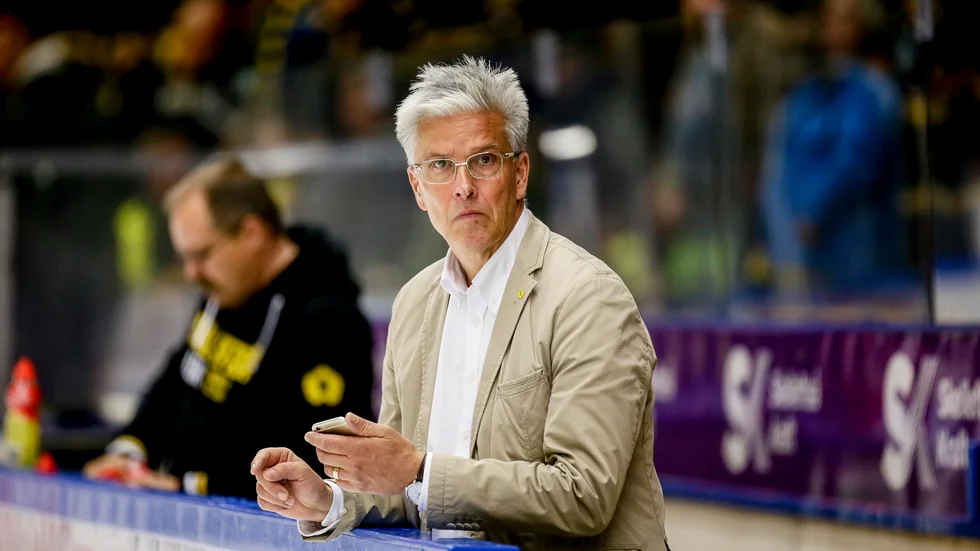 AIK:s klubbdirektör Pea Israelsson berättar om tankar kring kvalet till SHL. Det blir ett nytt lag från Norrland i SHL kommande säsong.