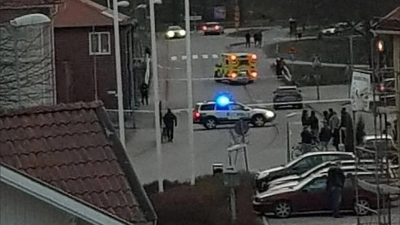 Våldsbrottet ägde rum vid 19.30-tiden på Kyrkogatan i Heby.