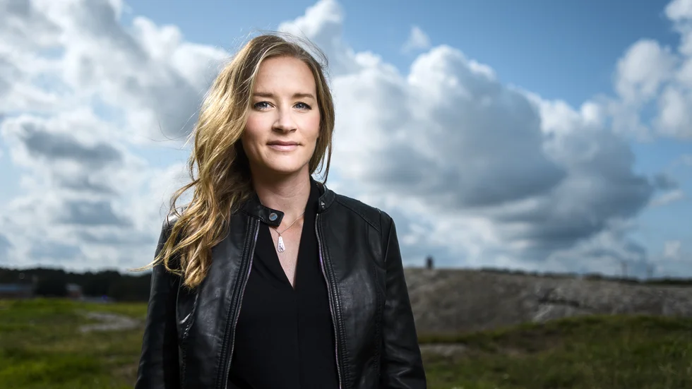 Stina Jackson överträffar sin prisade debut ”Silvervägen” i nya detektivromanen ”Ödesmark”, tycker Jan Bergsten.