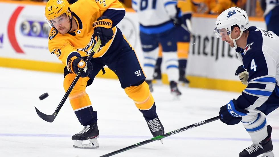 Viktor Arvidsson tror det kan bli svårt att återuppta säsongen, där drygt tio omgångar och ett slutspel återstår att spela. 