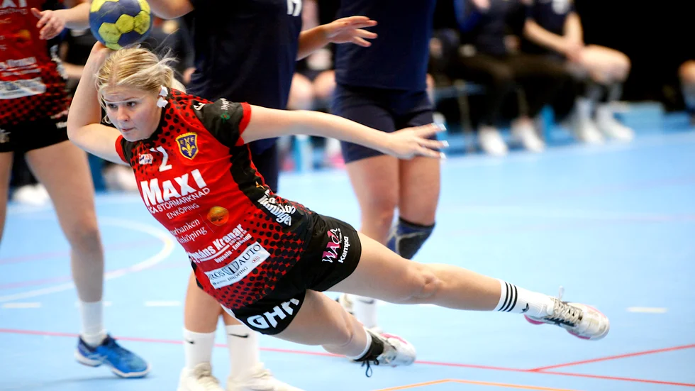 Josefin Åkerblom & co i Enköpings HF får en ny tränarstab nästa säsong.