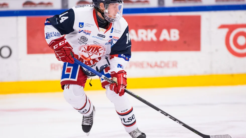 Erik Gustavsson lånas in från Västerviks IK under resten av grundserien.
