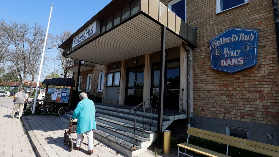 Åker Folkets hus. Snart förvandlas det till fritidsgård, meddelade kommunen på onsdagskvällen.