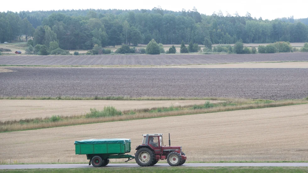 2000 liter diesel har stulits från en traktor.
