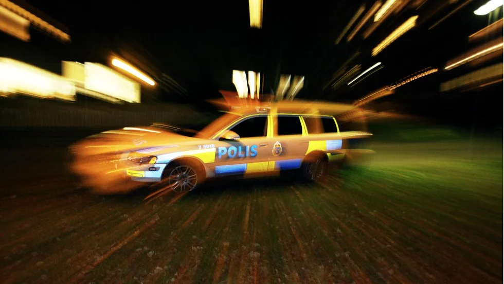 På fredagskvällen fick polisen larm om att en man blivit knivhuggen i en källare i Vasastan. 
