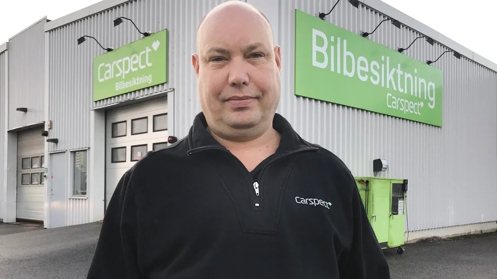  Stationschefen Robert Jonsson på Carspect. 