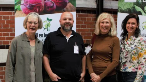Matexperten Anna Richert från WWF tillsammans med Robert Ringman, Margaretha af Trolle och Elin Nilsson från Motala.