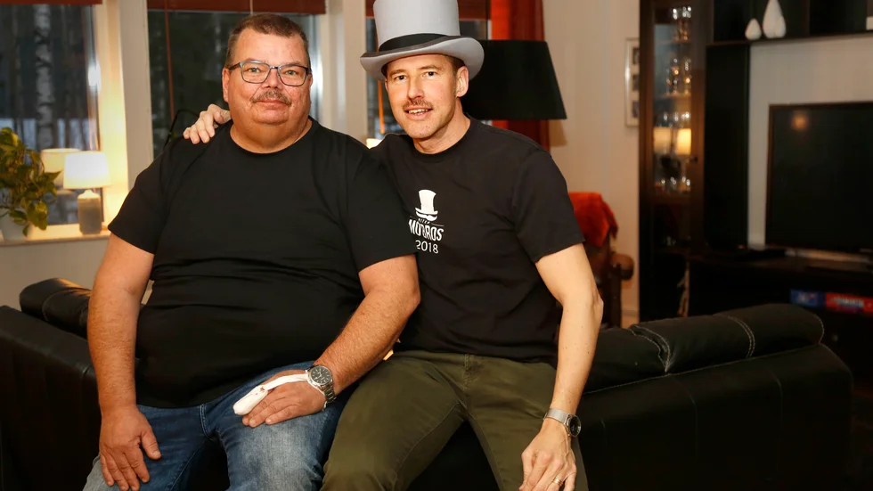 Ifjol sparade Roger Sandström och Mikael Dalberg från Piteå Mo Bros mustascher under november månad. Via en lokal insamling skänkte de pengar till psykiatrin och till föreningen Pitepalten. (Arkivbild)