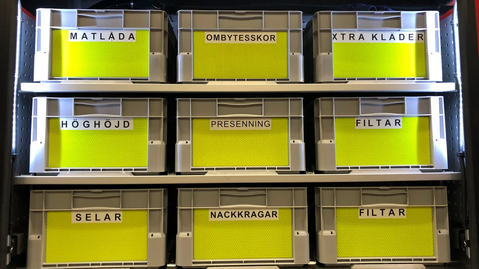 Ett tiotal älgar orädda älgar rör sig i centrala Eksjö och har börjat bli ett allt större problem.