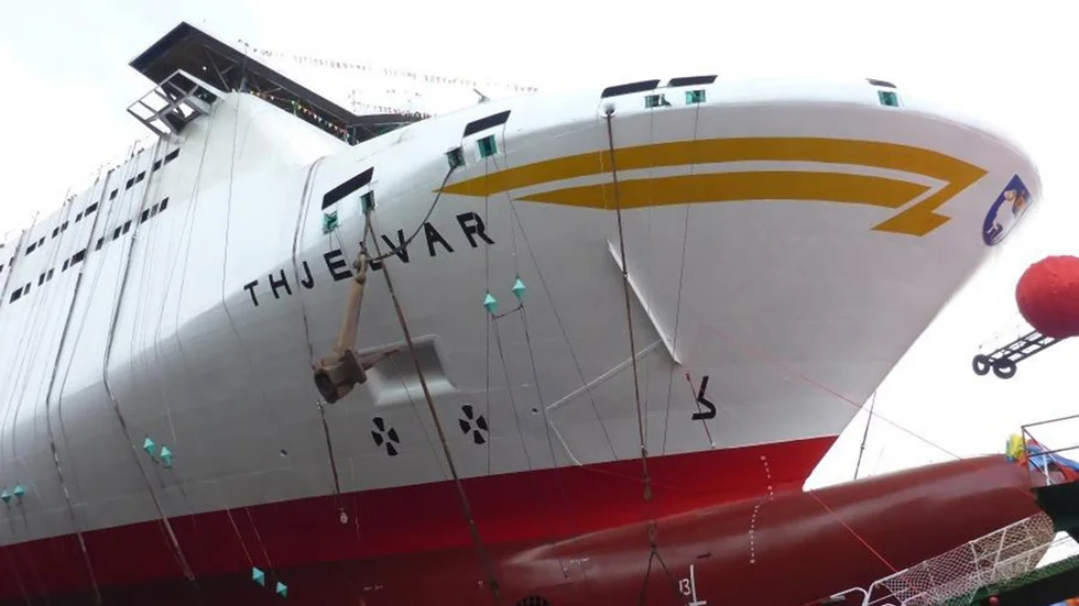 Under natten mot söndag tog sig M/S Thjelvar in genom Kattegatt mot svenskt farvatten.