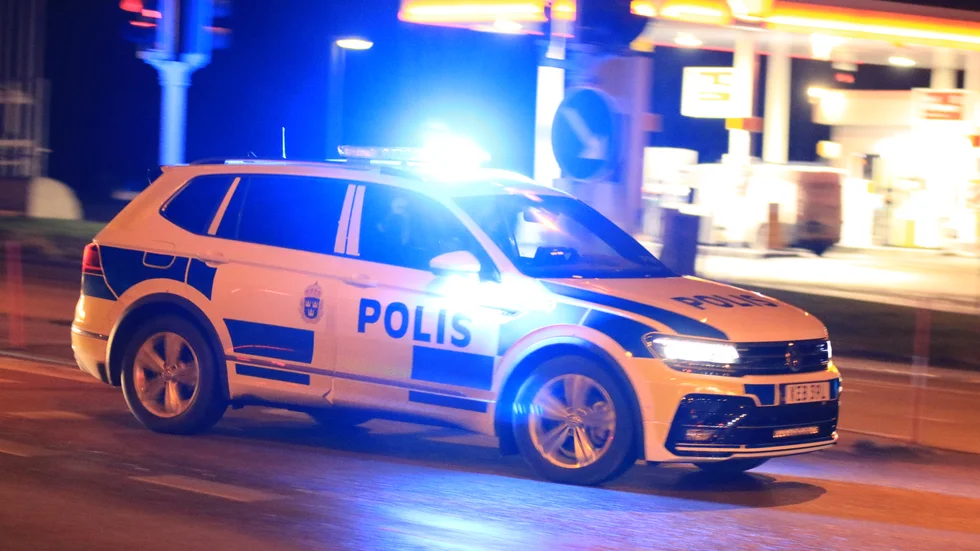 Den skjutne mannen ska enligt polisen vara i 45-årsåldern.