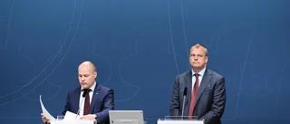 Mobiler i skolan ses över – L vill förbjuda