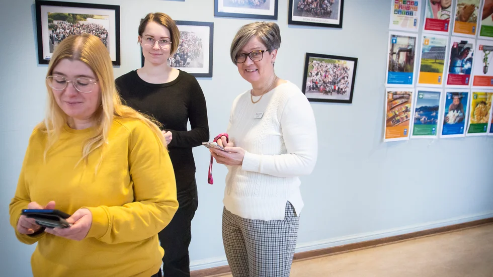 Järvenkollegerna Maria Sjöblom, Elin Eriksson och Lena Jepsen har inte hört talas om Ronnebys it-policy, men tycker spontant att ett sociala medier-förbud för kommunanställda vore onödigt.