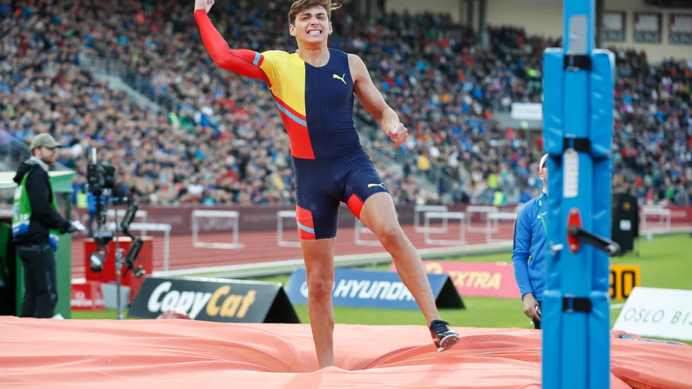 Armand Duplantis har blandade känslor kring ändringarna i stavhoppet. Arkivbild.