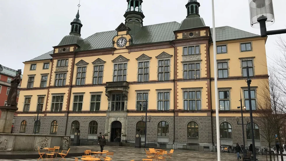 Eskilstuna kommunfullmäktige sade under torsdagens sammanträde ja till att investera 105 miljoner kronor för att bygga om skolan i Fröslunda.
