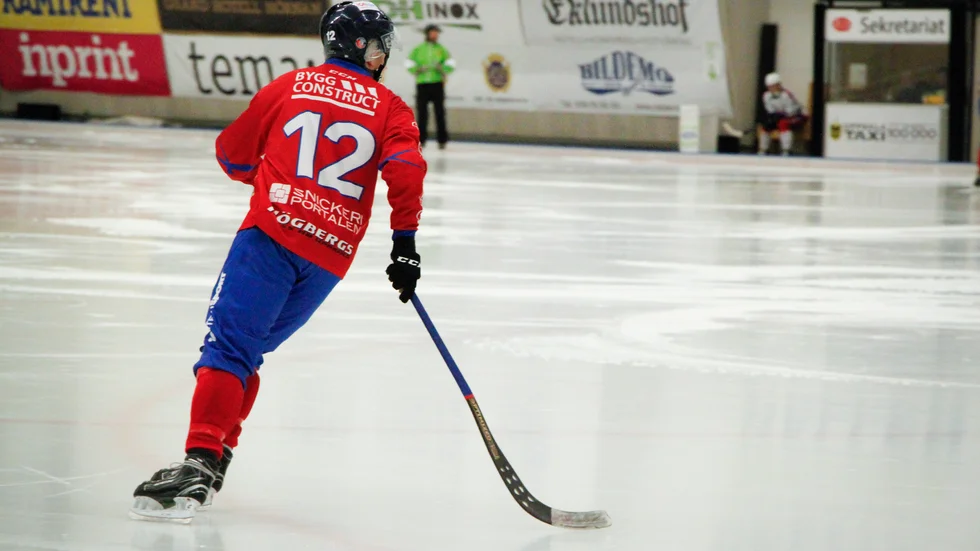 Johannes Camilton gjorde ytterligare två mål denna helg när hans Unik förlorade mot "Gripen".