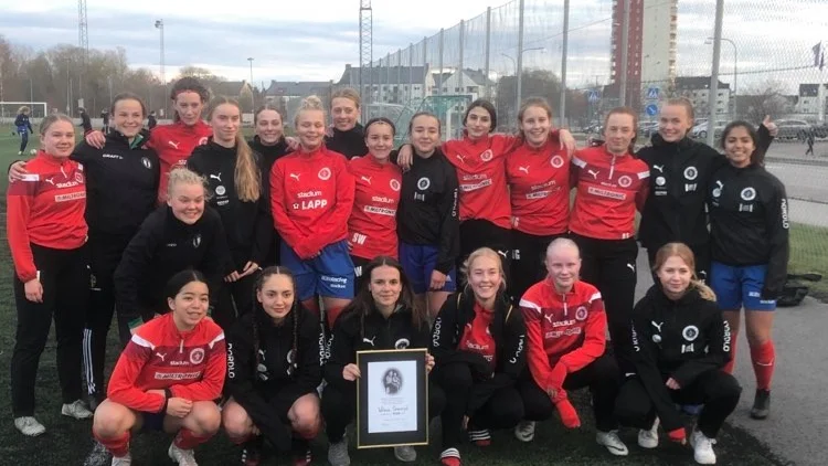 De spelare från Bissarnas duktiga F17-lag som vill fortsätta och spela seniorfotboll väljer IFK Nyköping. Dessutom har Wilma Grenryd, back med stor potential, redan lämnat för Kenty/Linköpings FC.