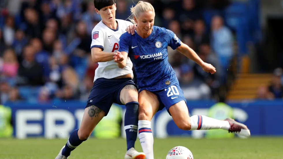Jonna Andersson har kontrakt med Chelsea till 2022.
