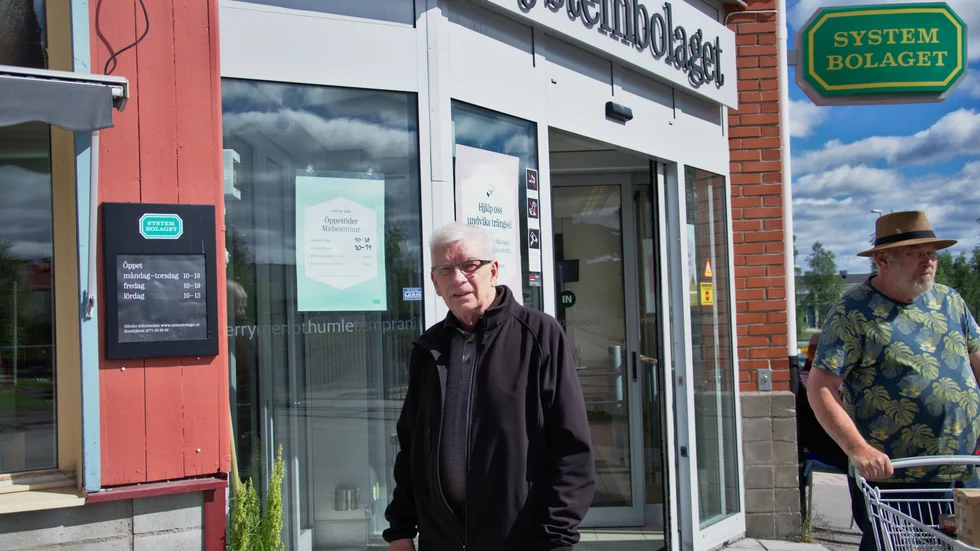 "Visst hade jag kunnat låta någon annan gå på systemet istället för mig själv men den personen utsätter sig ändå för fara när den handlar åt mig," säger Kjell Lindenhall.