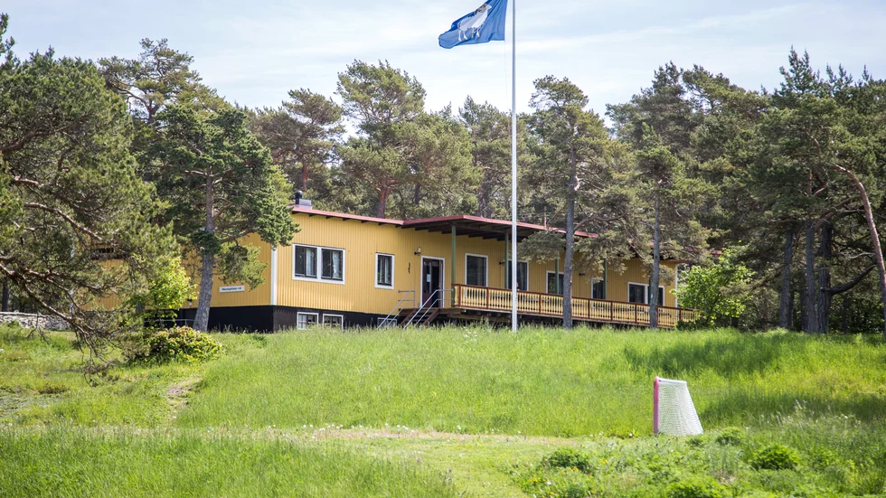 Lummelunda vandrarhem har köpts av företaget Far north development. Nu ska byggnaderna renoveras och det finns planer på att bygga en pool.