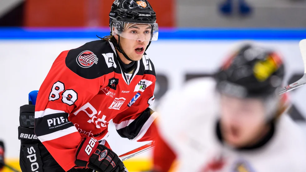 Erik Wikgrens comeback slutade på akuten, men den rutinerade Piteåcentern var nöjd efter matchen.