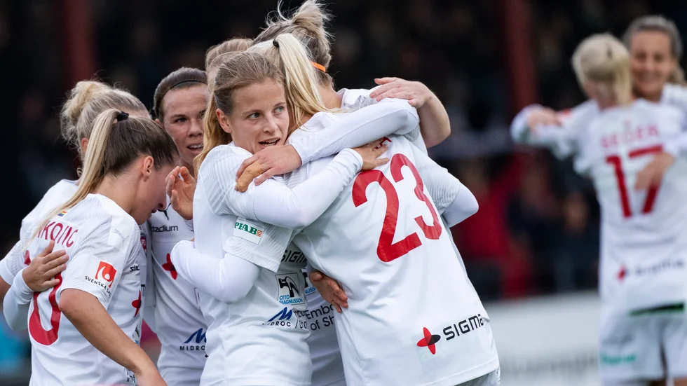 FC Rosengård kommer i inledningen av damallsvenskan att få måljubla inför publikläktarskyltar. Arkivbild.