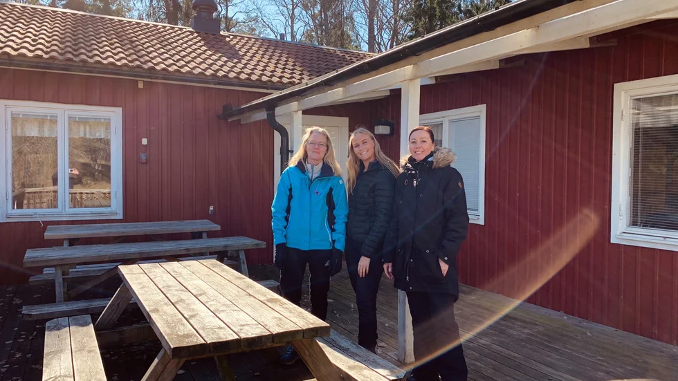Lisa Bonder, Emma Bonder, Hilde Godtlibsen utanför I Ur och Skur Ryssbergens förskola som de öppnar i höst. 

