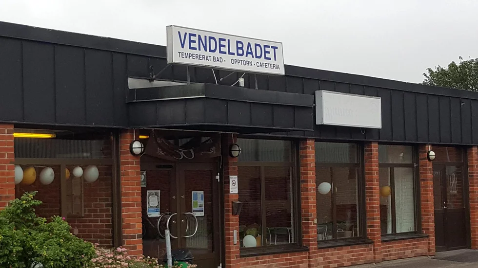 Turerna har varit många kring Vendelbadet i Örbyhus. Sedan sommaren 2020 har Tierps kommun driftansvaret för fastigheten.