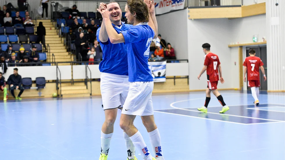 William Grenholm, till höger, jublar tillsammans med Oskar Eliasson efter sitt vackra 2–0-mål, som punkterade finalen 2019.