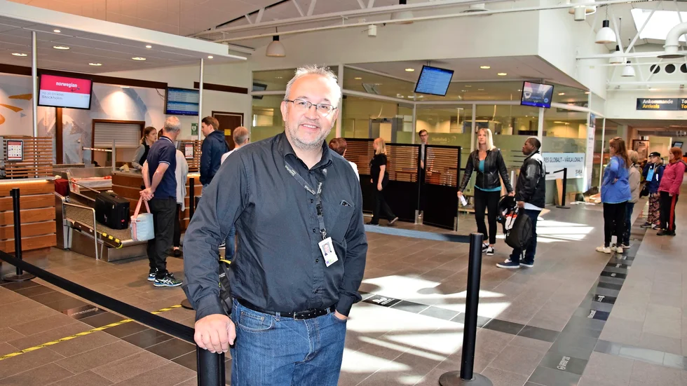 Skellefteå Airports vd Robert Lindberg är glad över att hittat en tillfällig lösning med Stockholmsflyg under början av nästa vecka för att inte helt stoppa trafiken från flygplatsen.