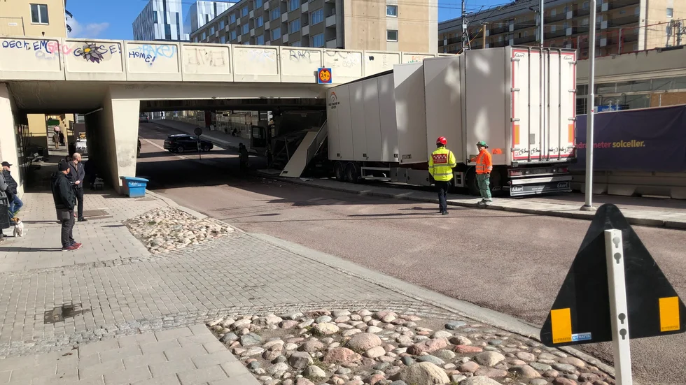 Olyckan inträffade på Vaksalagatan i centrala Uppsala vid 12.30-tiden.