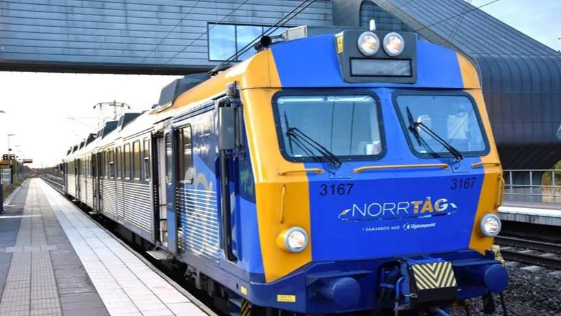 En kommuninvånare vill att Skellefteå kommun satsar på pendeltåg. 