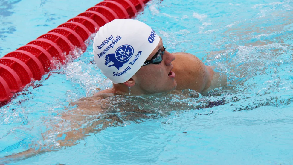 NKK-talangen Emil Kernen hoppas på medaljskörd när han denna vecka intar Halmstad för SM-tävlingar. Klubbkamraterna Hampus Lovinge, Sara Wallberg och Ebba Holgersson deltar också. 