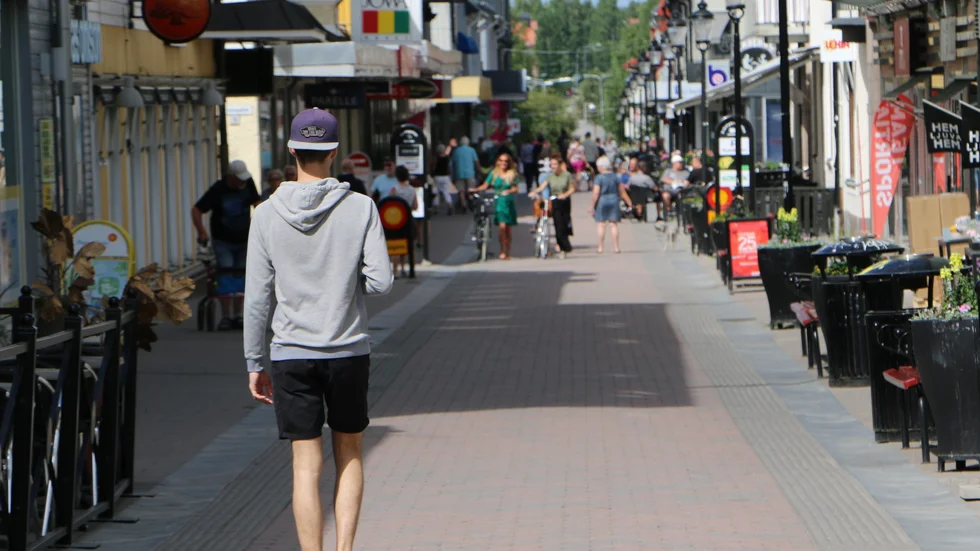 Skribenten tycker det är bra att företagare i Piteå följer Folkhälsomyndighetens rekommendationer och undviker smittspridning i samhället. (Arkivbild)