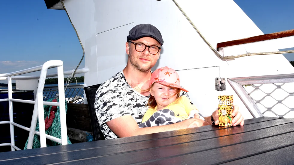 Erik och Maggan Lönnbom ska ut och bada på Klubbviken. 