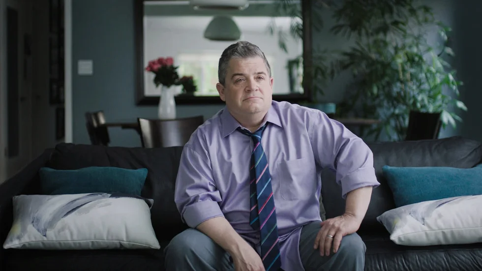 Patton Oswalt, änkling efter Michelle McNamara, är mycket öppen i "I'll be gone in the dark". Pressbild.