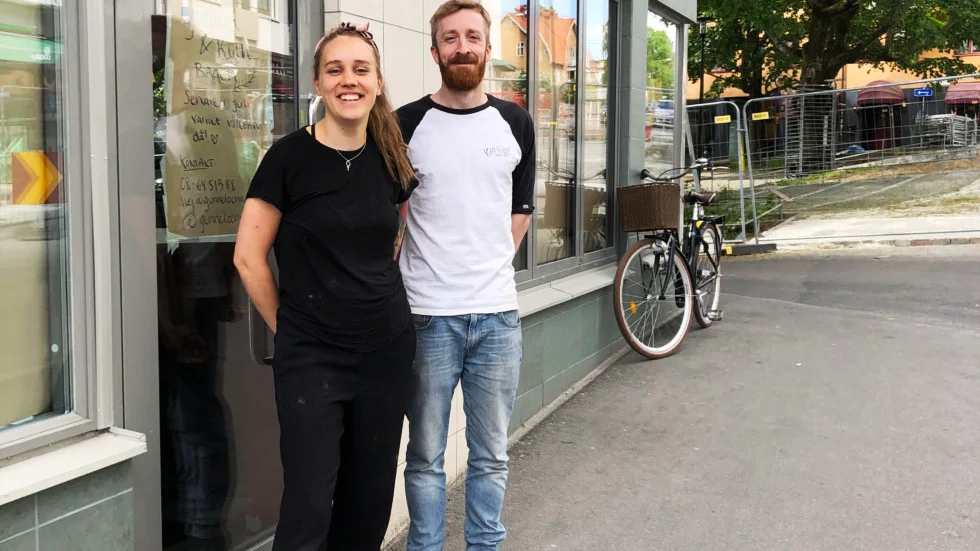 Med nya bageriet Gunnel och Ruth vill Elsa Sundell och gotlänningen Gustav Hellström hylla alla bakande far- och mormödrar. Bland annat sina egna – Gustavs farmor Gunnel och Elsas mormor Ruth.