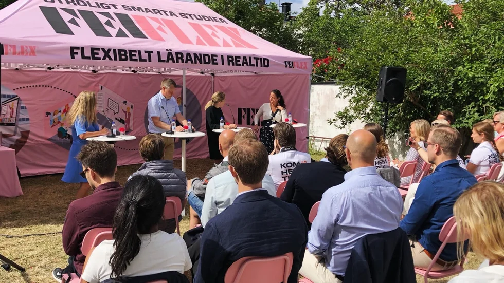 Politiken borde haft kurage att lita på digitaliseringen som brygga till 2021, skriver konsulten Marianne Olsson.