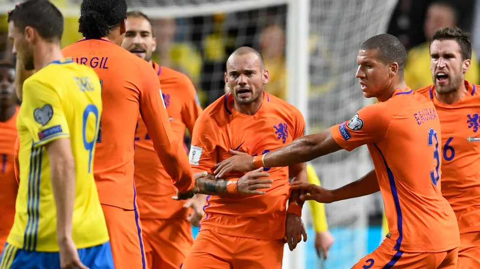 Wesley Sneijder måljublar efter en fullträff mot Sverige för några år sedan. Arkivbild.