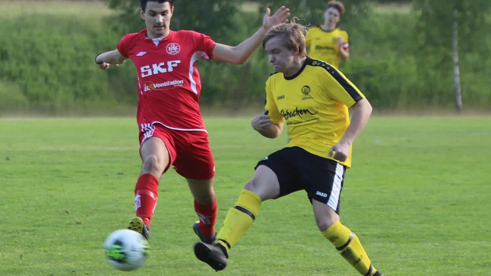 I somras möttes KSK och KAIK/Värmbol i junior-DM i fotboll. Nu får alla tre klubbarna pengar från Gräsroten.