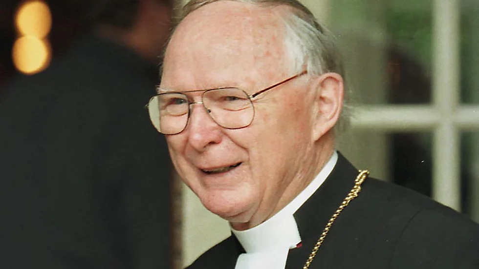 Biskopen och docenten i religionsfilosofi Tord Simonson har avlidit i Lund, 94 år gammal. Han efterlämnar hustrun Britt, f. Wemming, barnen Per och Anna och deras familjer. 