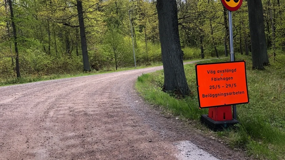 Inom kort ska Fålehagsvägen asfalteras.